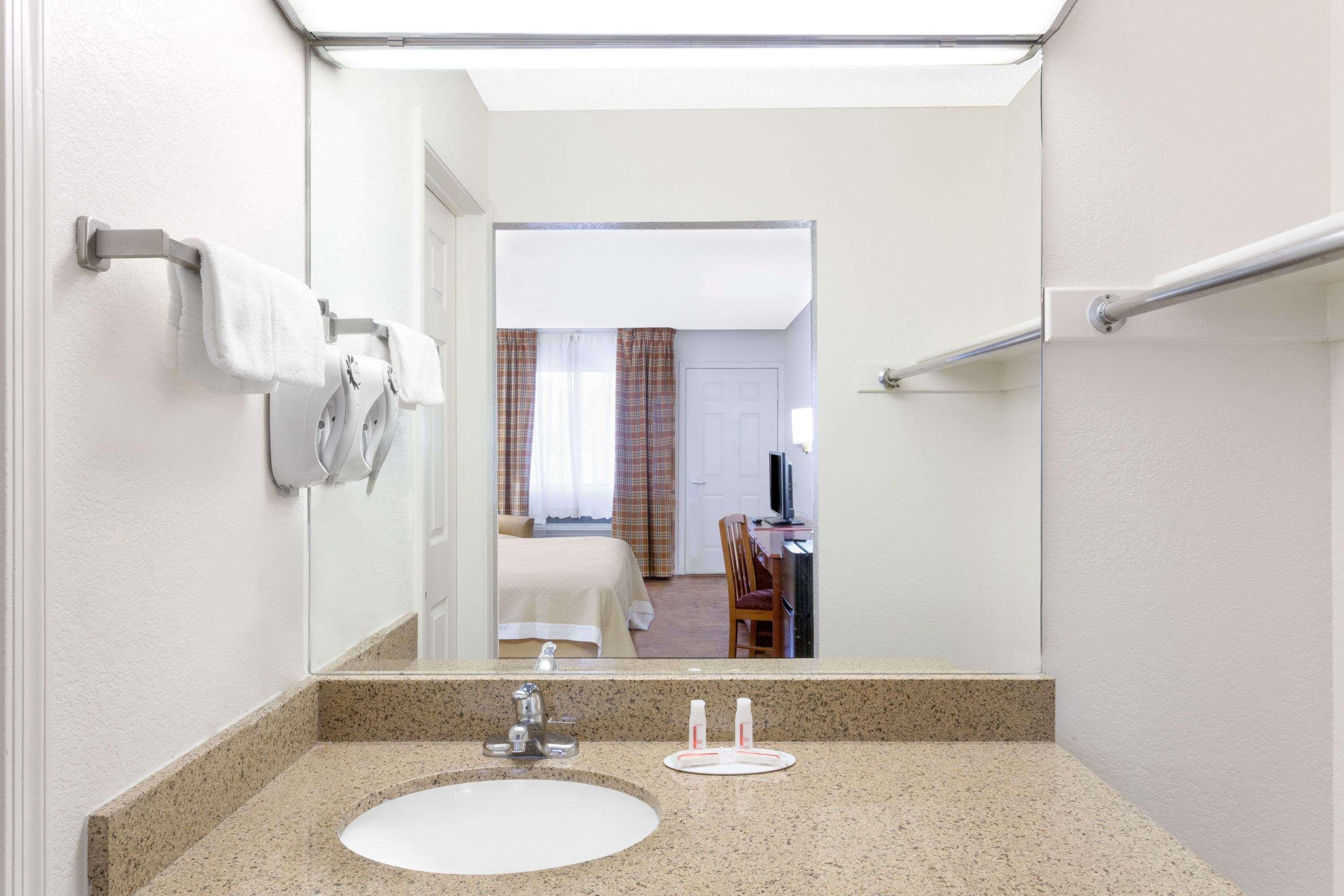 Days Inn By Wyndham Kingman West Ngoại thất bức ảnh